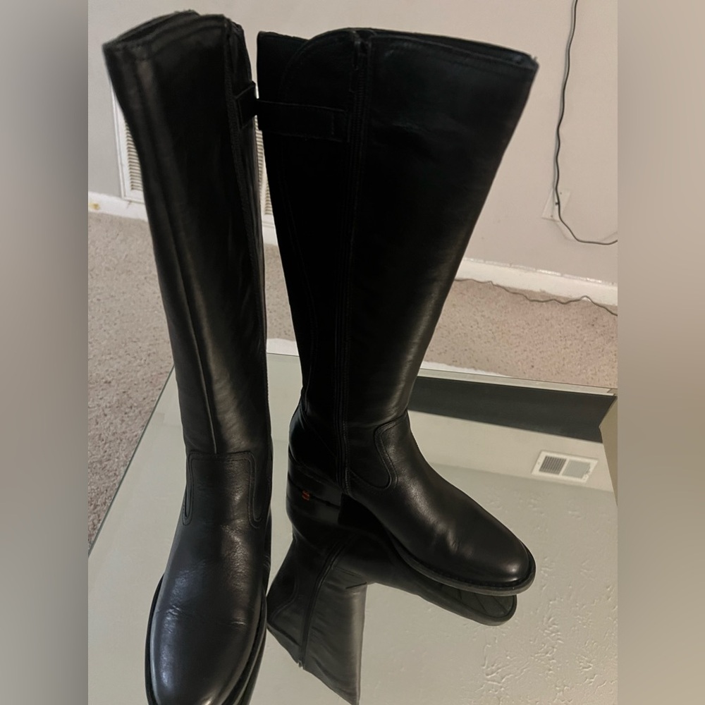 CARRAN black high boot